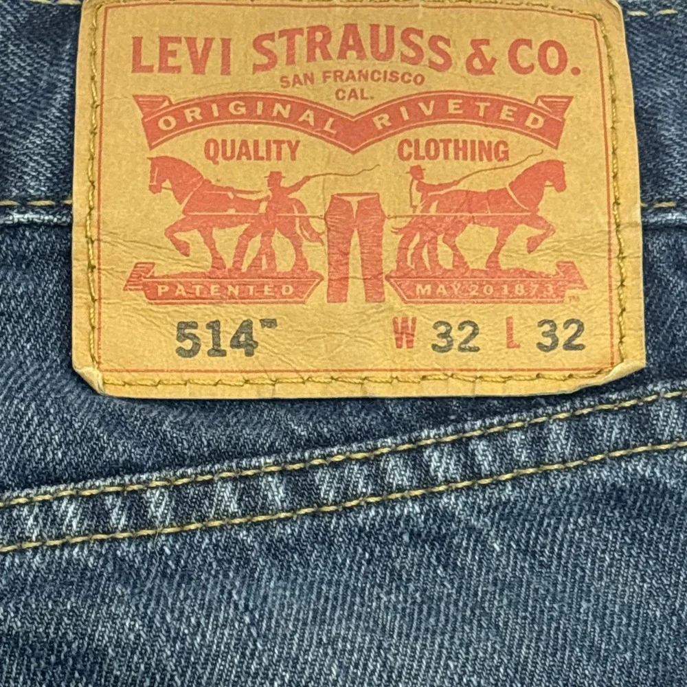 Levi's 514 Denim Jeans Men's 32x31‎ Blue Dark Wash Straight Leg Stretch Pockets